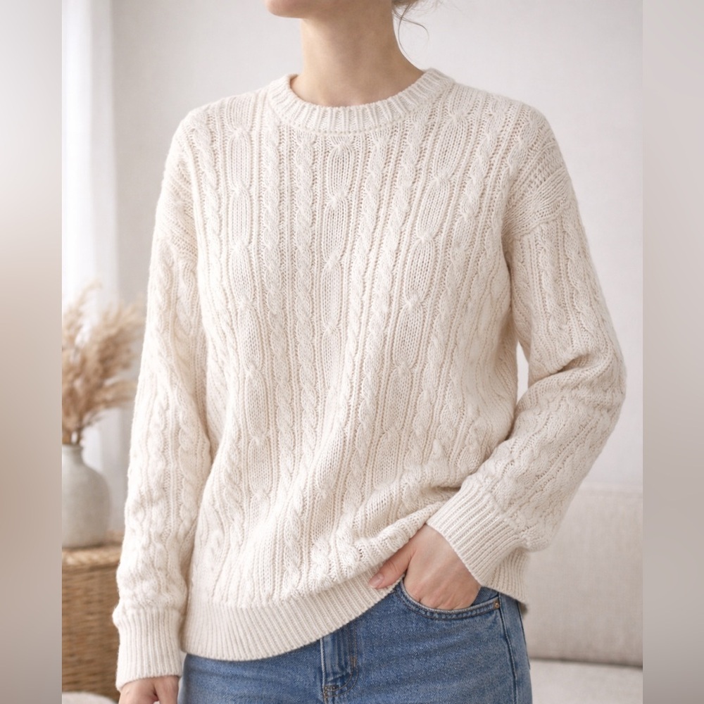 Classic Cream Cable Knit Women's Sweater Gap M